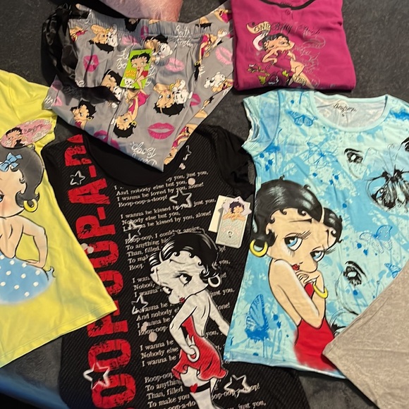 Sleeveless Betty Boop T-shirts with tags and 1 pair Sleeping pants - Picture 2 of 8